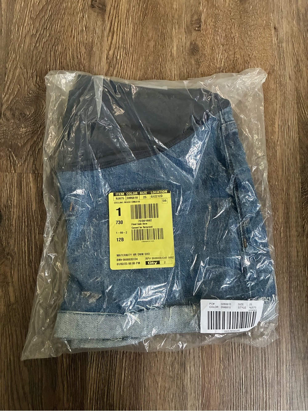 Madewell Maternity Over-The-Belly Denim Shorts in Coeling Wash - Picture 6 of 9